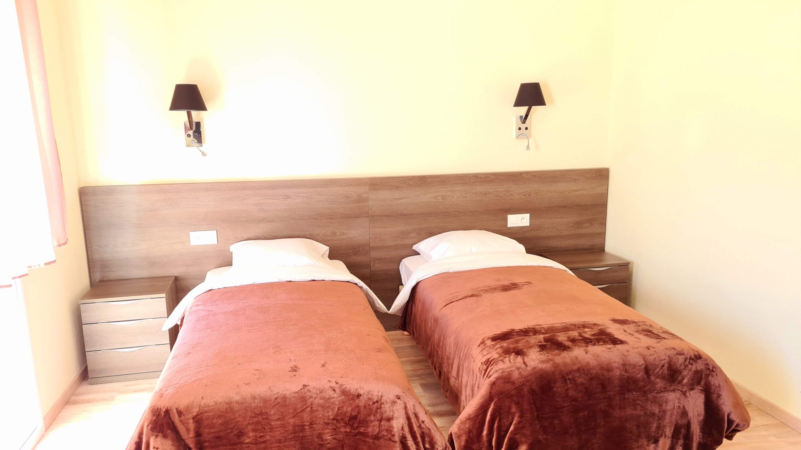 Lit double de la Villa Rose